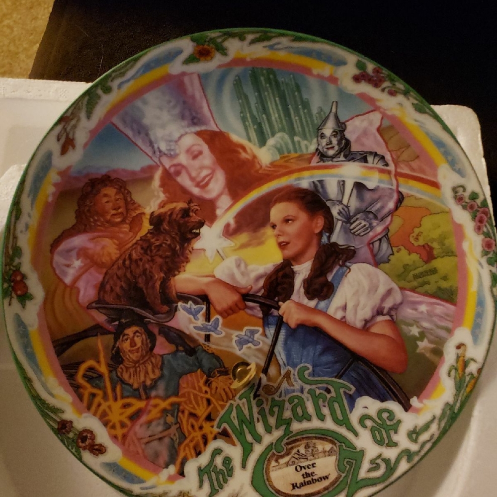 Musical wizard of oz collector plate